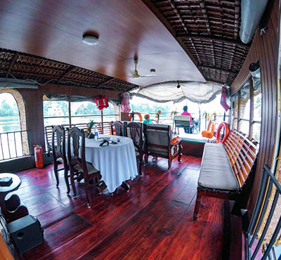 deluxe houseboats