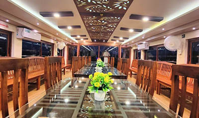 premium houseboats